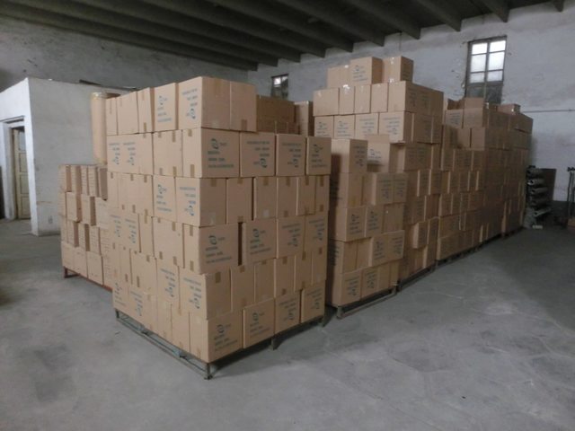 Kontrola lepících pásek v Číně Kontrola lepících pásek v Číně