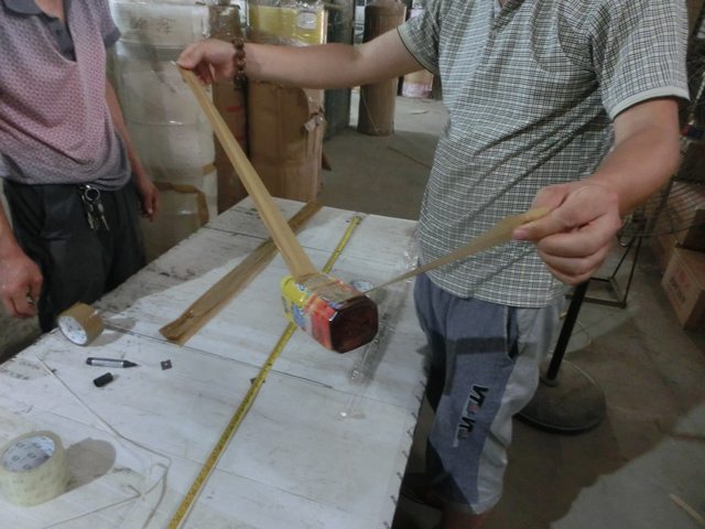 Kontrola lepících pásek v Číně Kontrola lepících pásek v Číně